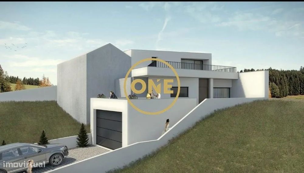 Moradia com Projeto Aprovado e Licença a Pagamento