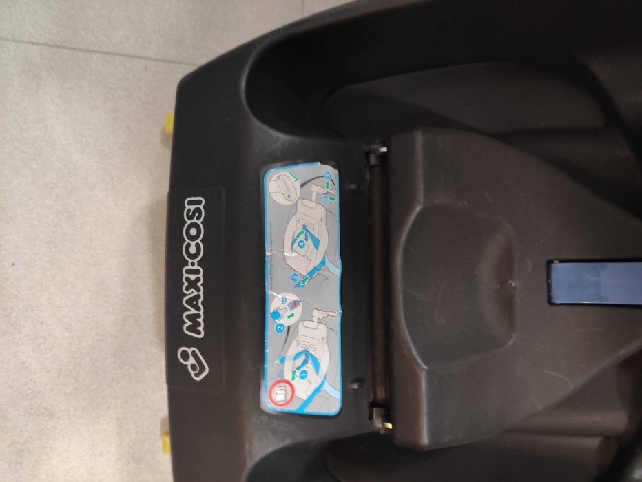 Fotelik samochodowy MAXI COSI + baz isofix