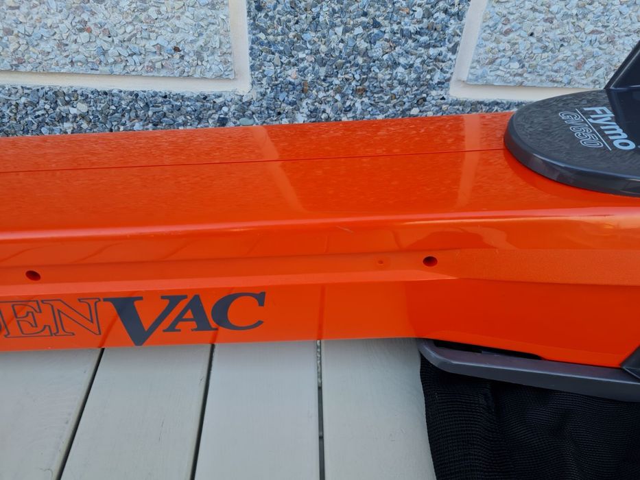 садовий пилосос-повітродув Flymo GardenVac