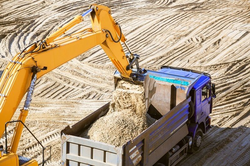 Piasek kopany zasypkowy - idealny do zasypania fundamentu