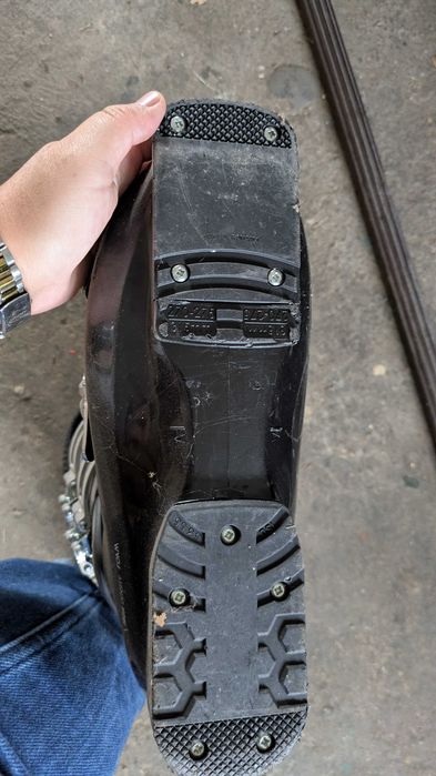 Botas de ski usadas uma vez
