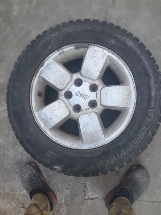 Комлект колес джип зимова резина