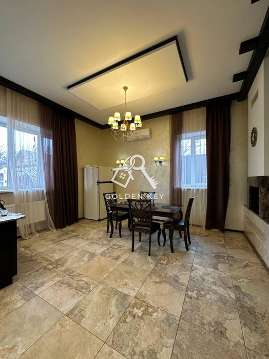 Продаж будинку по вул. В.Бизова ( Якіра )