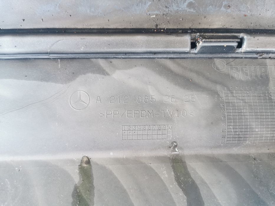 Zderzak tył Mercedes w212