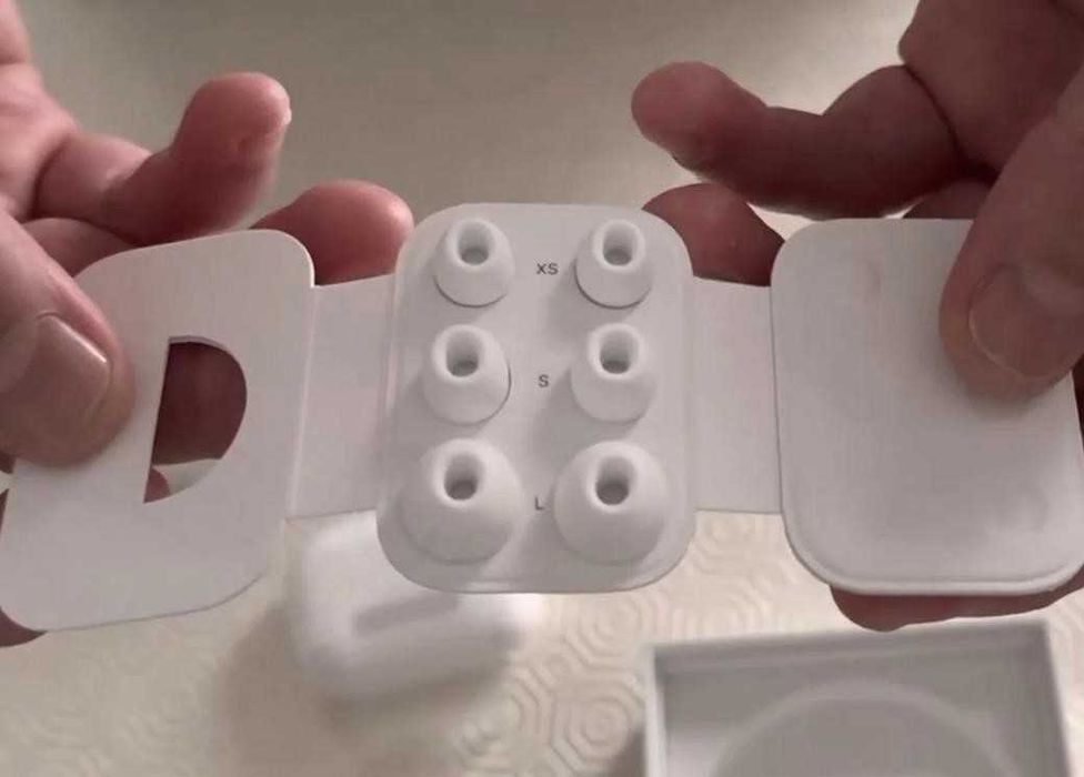 Безпровідні Навушники Airpods pro Generation 2 найвищої якості +чохол