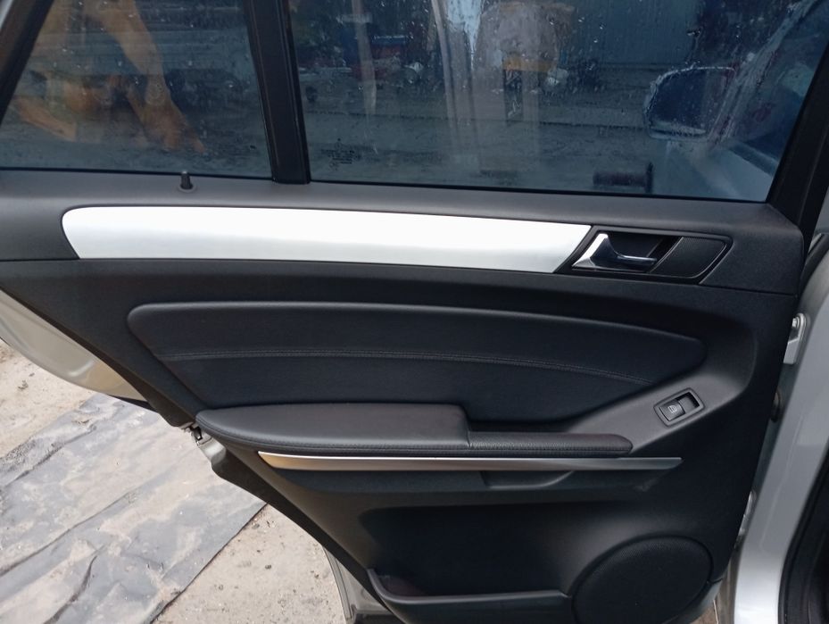 Boczki drzwi Mercedes ML w164