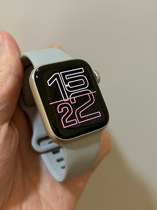 Apple Watch SE 2 40 Starlight смарт часы Батарея 97%