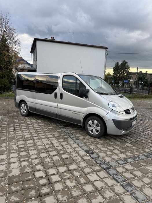 Renault Trafic 2008 2.0 diesel wersja long 9os
