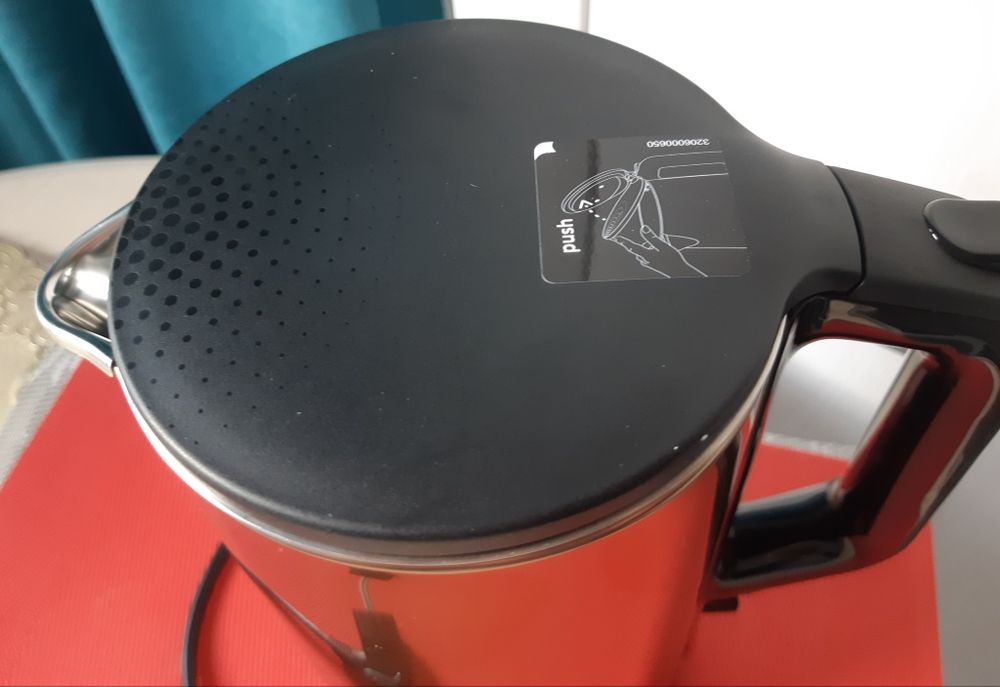 Электрочайник ТЕФАЛЬ премиум класса -- объёмом 1,5 л