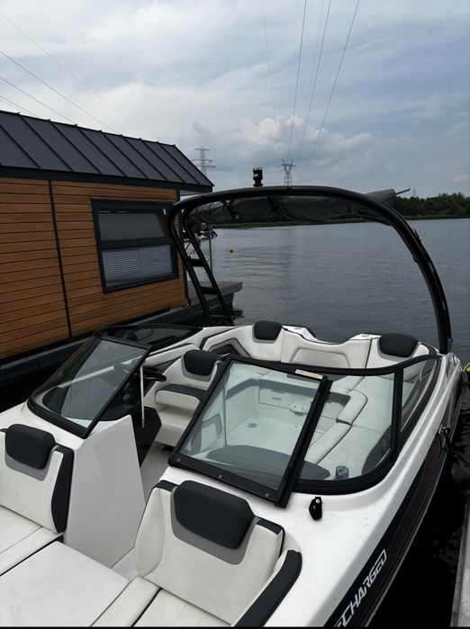 Łódź motorowa yamaha ar 192 35mtg wakeboard wieża seadoo