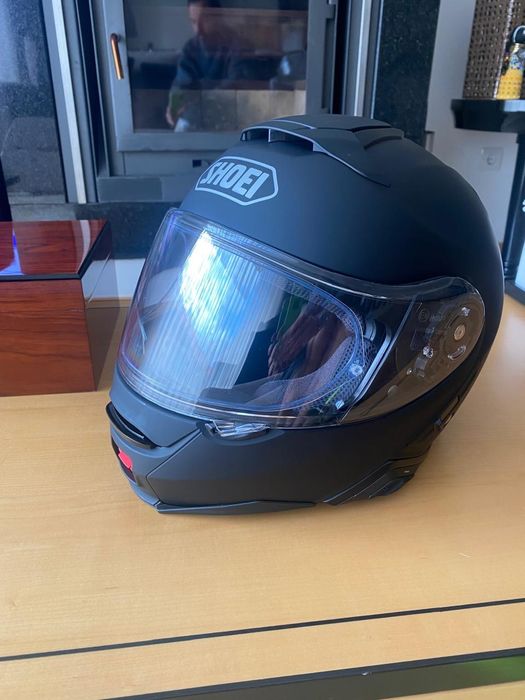 Capacete modular Shoei Neotec II + intercomunicador Sena SLR2 com viseira suplente espelhada