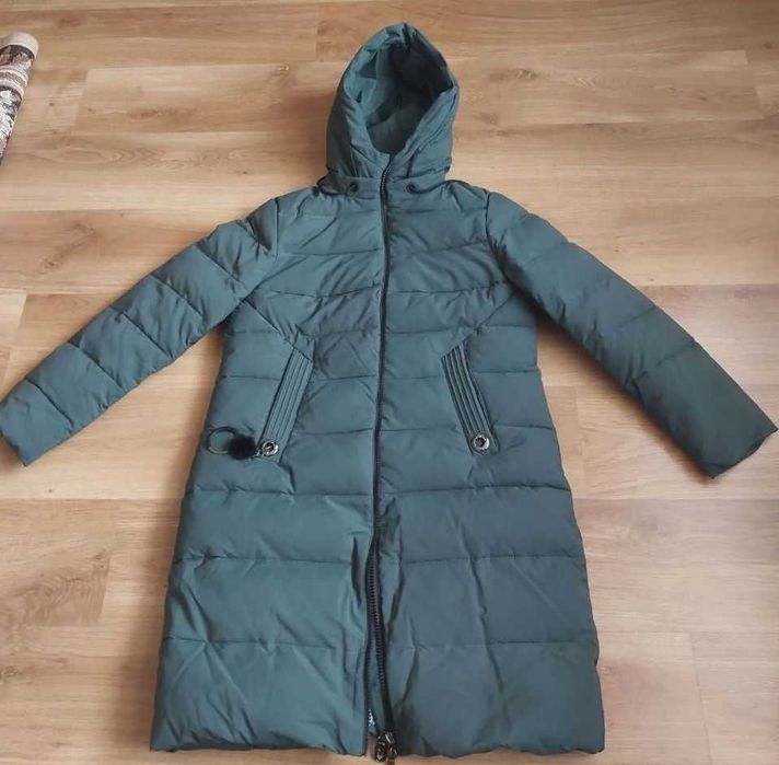 Продам зимовий жіночий пуховик