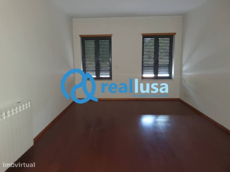 Apartamento T3 c/ garagem Oliveira do Douro Vila Nova de Gaia — Oliveira do Douro, Porto