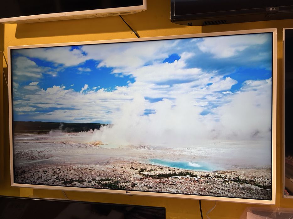 4K Телевізор 49” 50” LG 49UM7390, білого кольору, пульт-указка Magic Mouse, Smart TV, WiFi