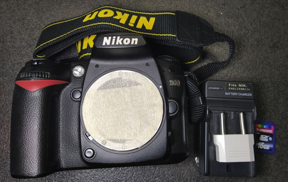 Дзеркальний Nikon D90 19к