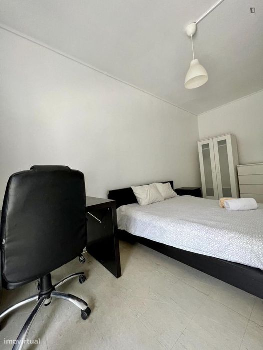 Quarto - localizado em Bonfim Porto