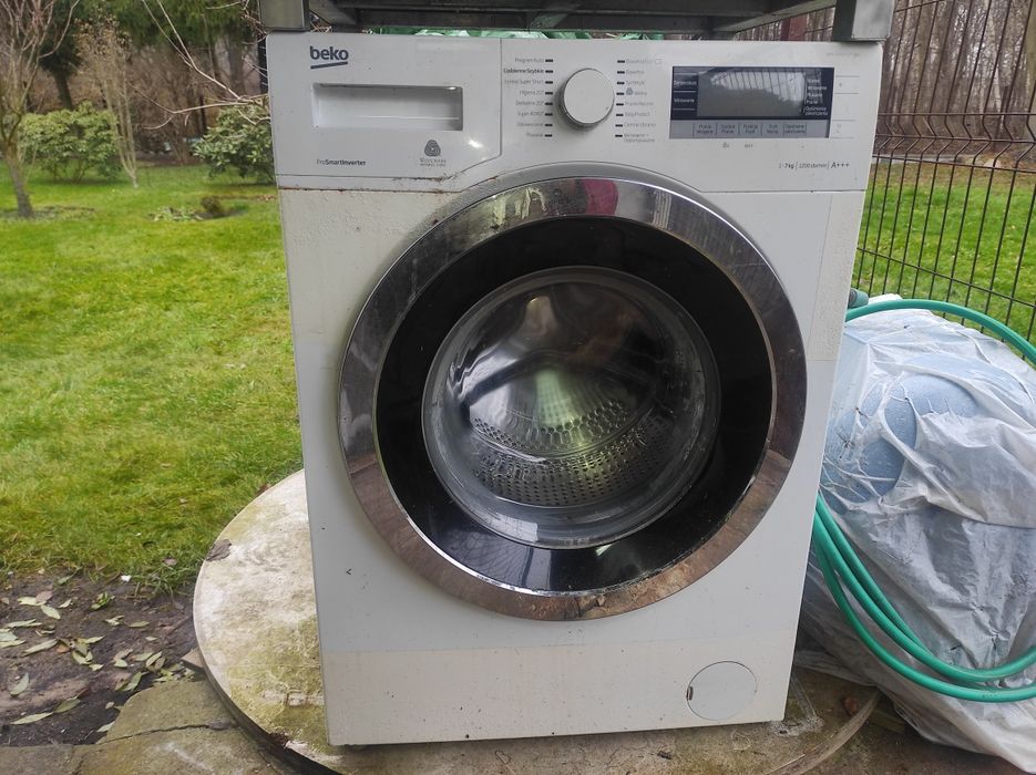 Zlewozmywak dwukomorowy  i  pralka Beko