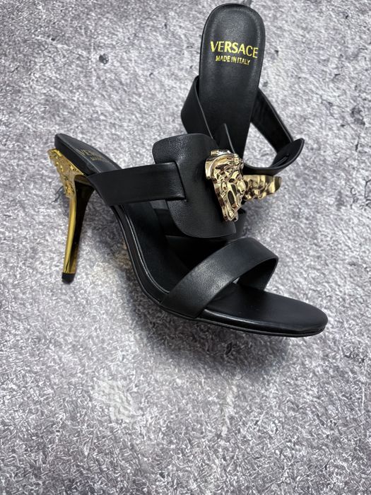 Жіночі босоніжки Versace