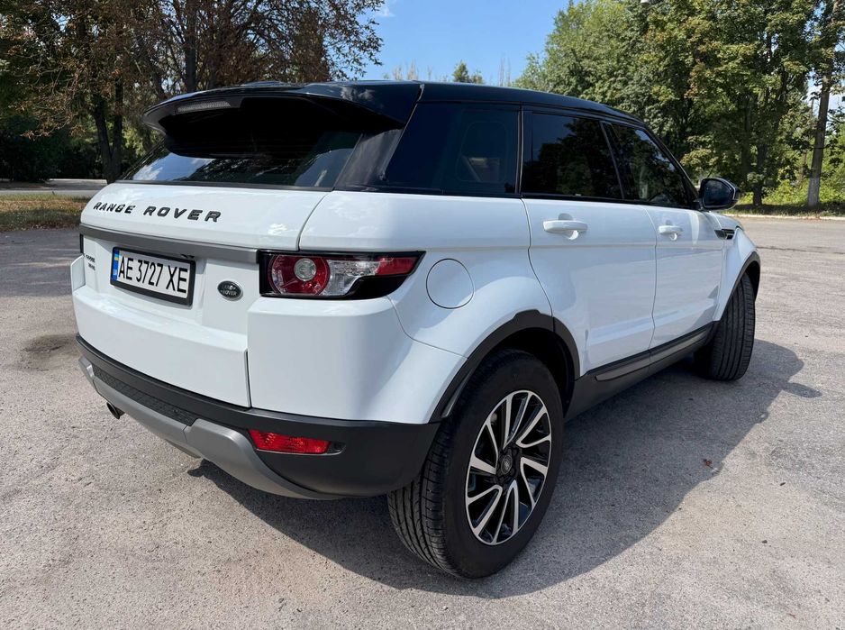 Продамо сімейний Range Rover Evoque з надійним дизельним двигуном 2.2.