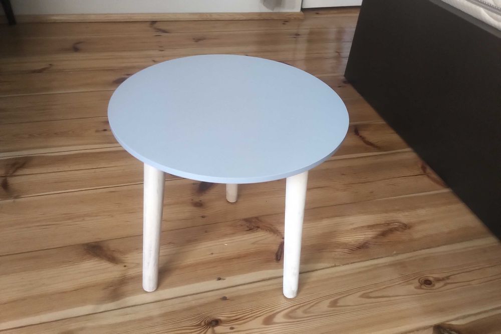 stolik stoliczek mały