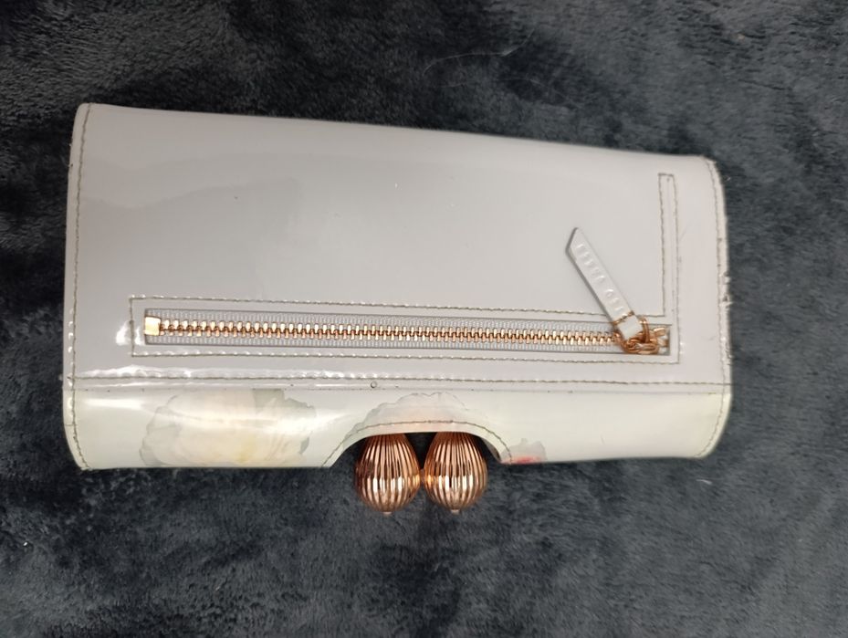 Кошильок жіночий TED BAKER