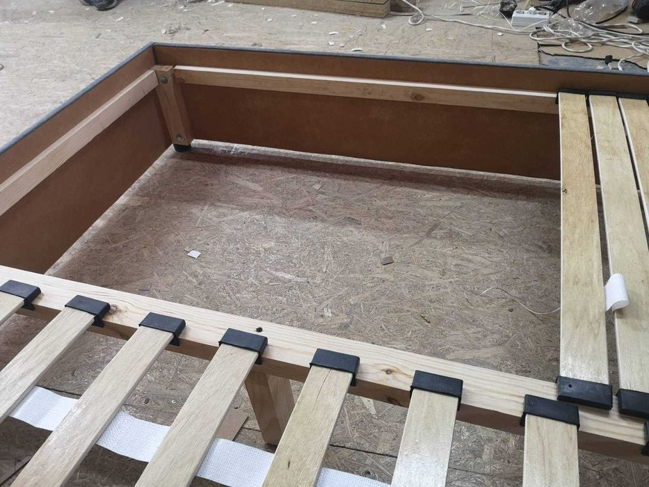 М’яке ліжко 160×200 з узголів’ям та ламелями