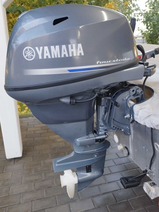 Продам підвісний двигун Yamaha 25сил румпельна