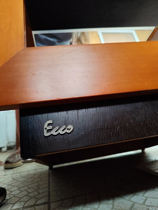 Mesa de Sala de Estar em Madeira e Vidro