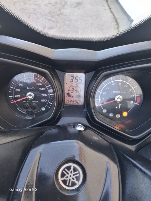 Yamaha x-max 400