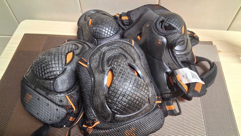 Patins em linha tamanho 40 + proteções e capacete