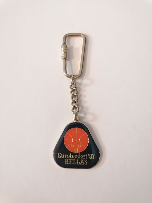 Porta chaves em metal referente ao campeonato EuroBasket 87