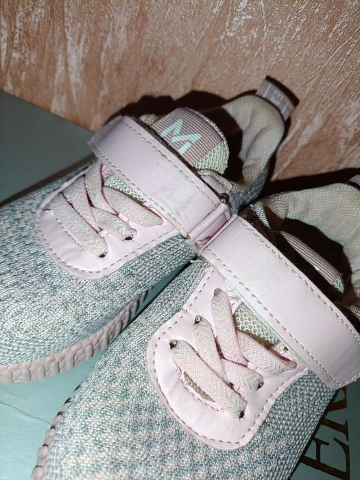 Кросівки для дівчинки