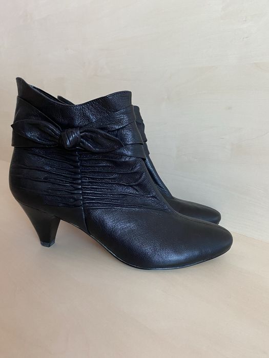 Ботильйони шкіряні, ботинки Clarks
