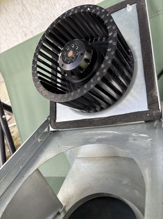 Прямокутний канальний вентилятор Systemair KT 40-20-4