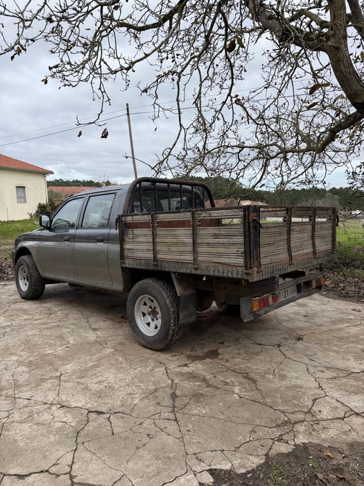 Mitsubishi L200 4x4 ( Com Avaria )