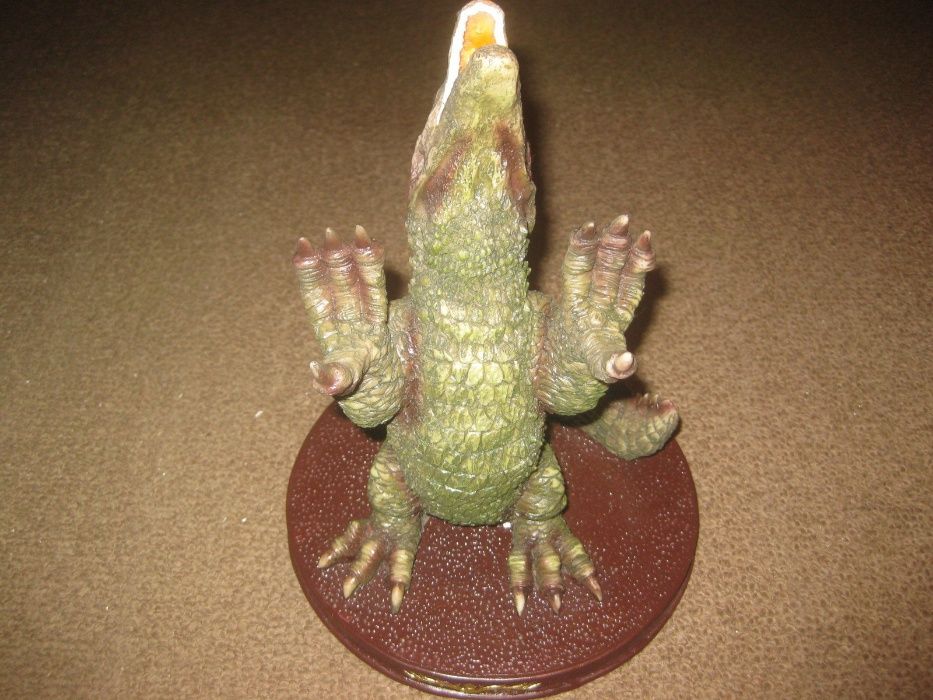 Artigo de Decoração de um Crocodilo/Impecável!