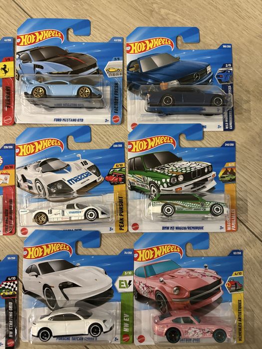 Hot wheels mercedes, datsun