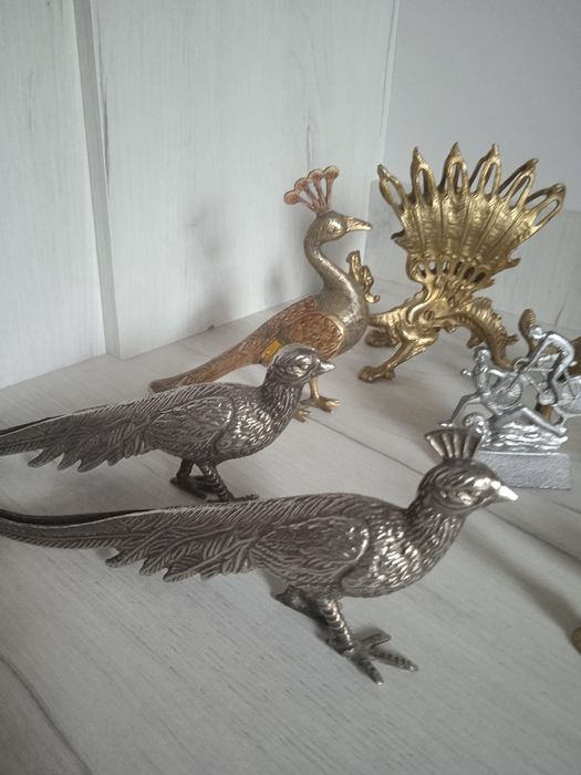 Ozdobne figurki z metalu