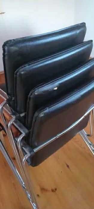 Stół okrągły z 4 krzesłami