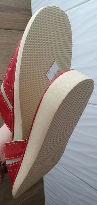 Kapcie laczki pantofle 41 czerwone skóra góralskie