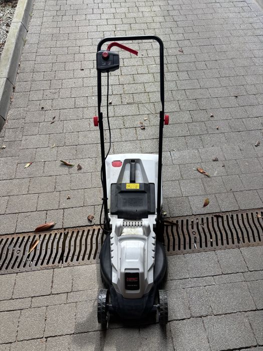 Kosiarka NAC 1200w 32cm