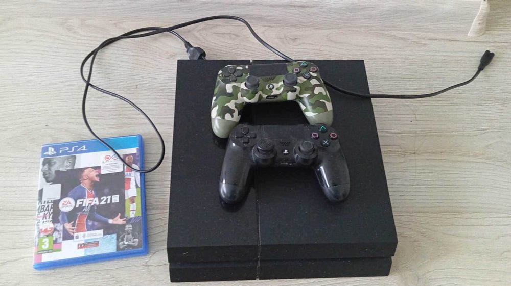 Sprzedam PlayStation 4 500 GB