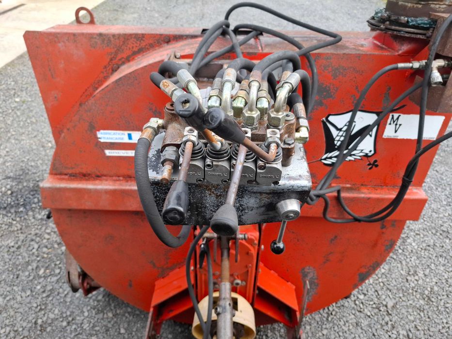 ŚCIELARKA zawieszana SILO FARMER 280 OBROTOWA RURA, lekka, sprawna