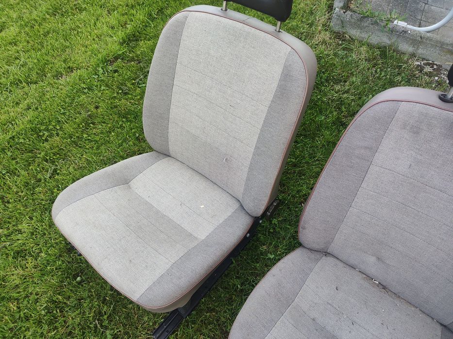 Fotele skoda favorit