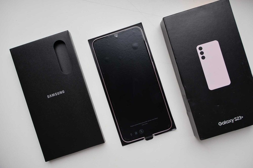 Новий Samsung Galaxy S23+ Plus 256Gb SM-G916U Phantom Black / Lavender