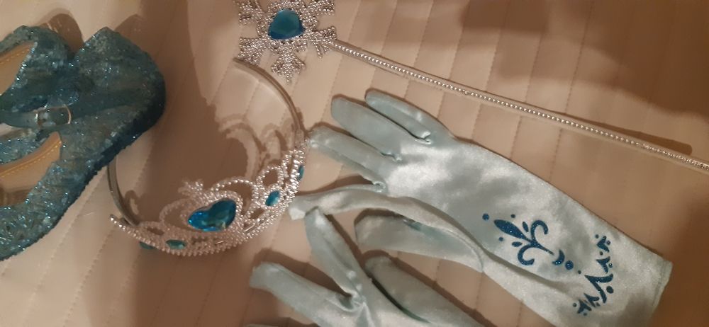 Sukienka, kostium Elsa 4-6 lat plus dodatk rezerwacja i