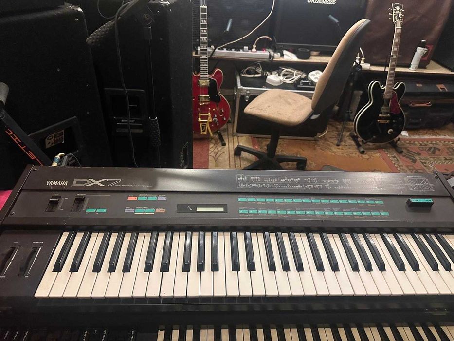 Kultowe organy yamaha DX7 w super stanie kadridze