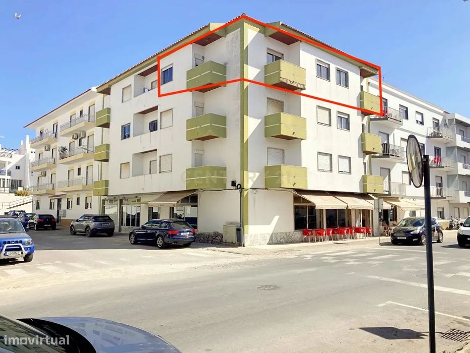 *RESERVADO* Apartamento T3 para recuperar na Porta Nova, Tavira
