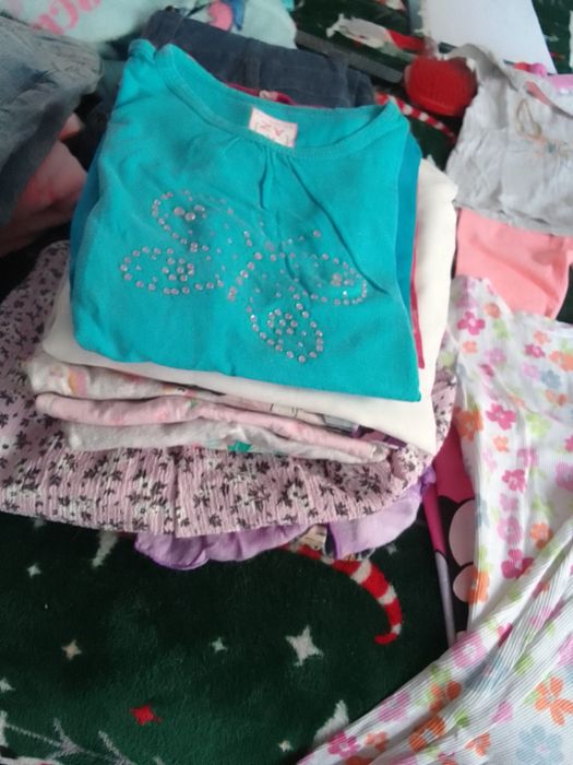 Roupa e calçado de menina tudo semi novo!