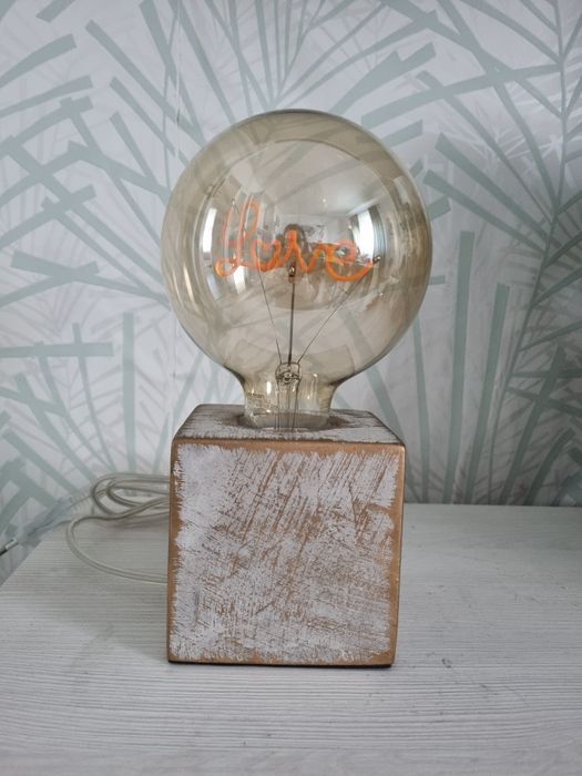 Candeeiro  com lâmpada "LOVE"